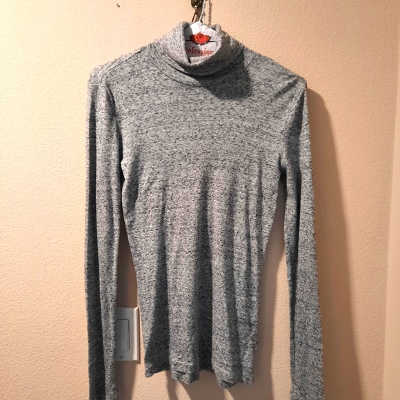Lightweight cotton soft turtleneck..splendid brand - Picture 1 of 1